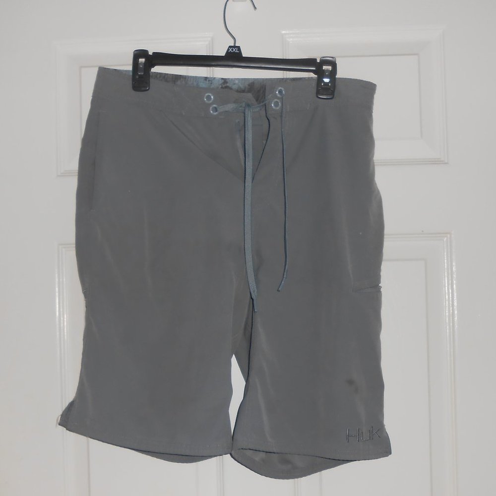 Huk Fishing Short in Gray